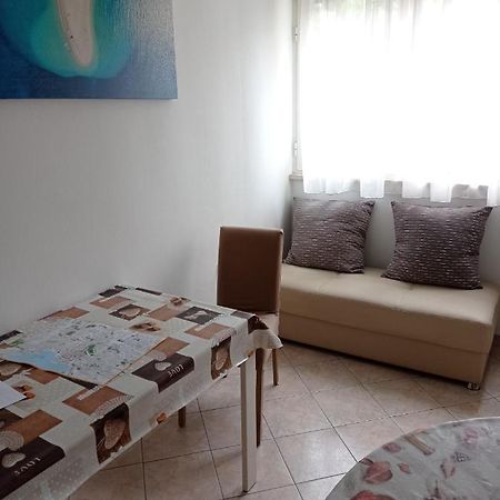 ספליט Nice And Cozy Two Single Bed Room מראה חיצוני תמונה