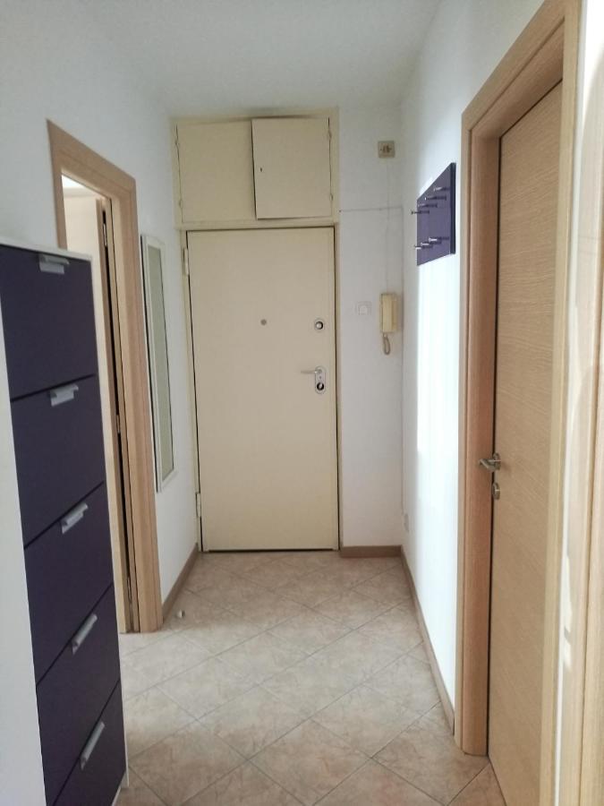 ספליט Nice And Cozy Two Single Bed Room מראה חיצוני תמונה