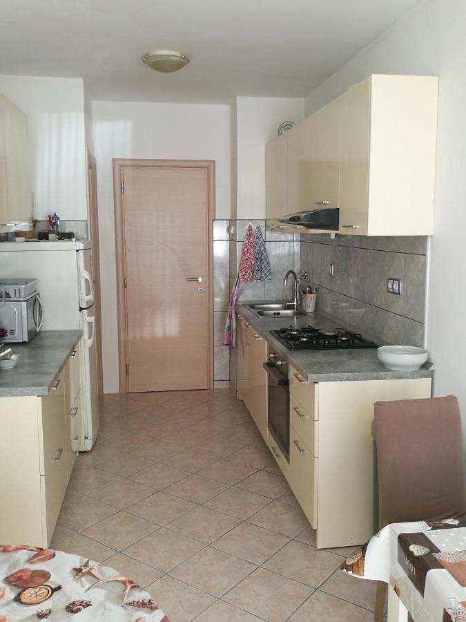 ספליט Nice And Cozy Two Single Bed Room מראה חיצוני תמונה