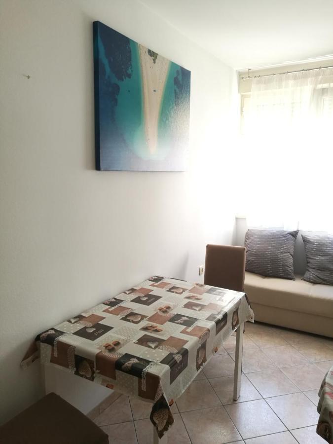ספליט Nice And Cozy Two Single Bed Room מראה חיצוני תמונה