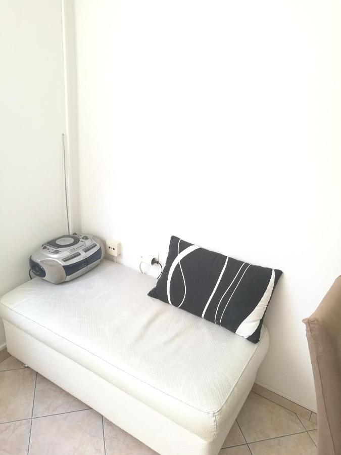 ספליט Nice And Cozy Two Single Bed Room מראה חיצוני תמונה
