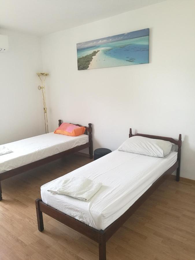 ספליט Nice And Cozy Two Single Bed Room מראה חיצוני תמונה