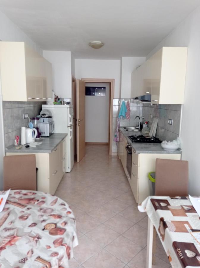 ספליט Nice And Cozy Two Single Bed Room מראה חיצוני תמונה