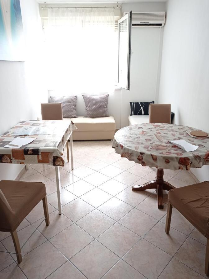 ספליט Nice And Cozy Two Single Bed Room מראה חיצוני תמונה